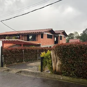 Apartamento Tranquilo En Santa Elena Apartamento